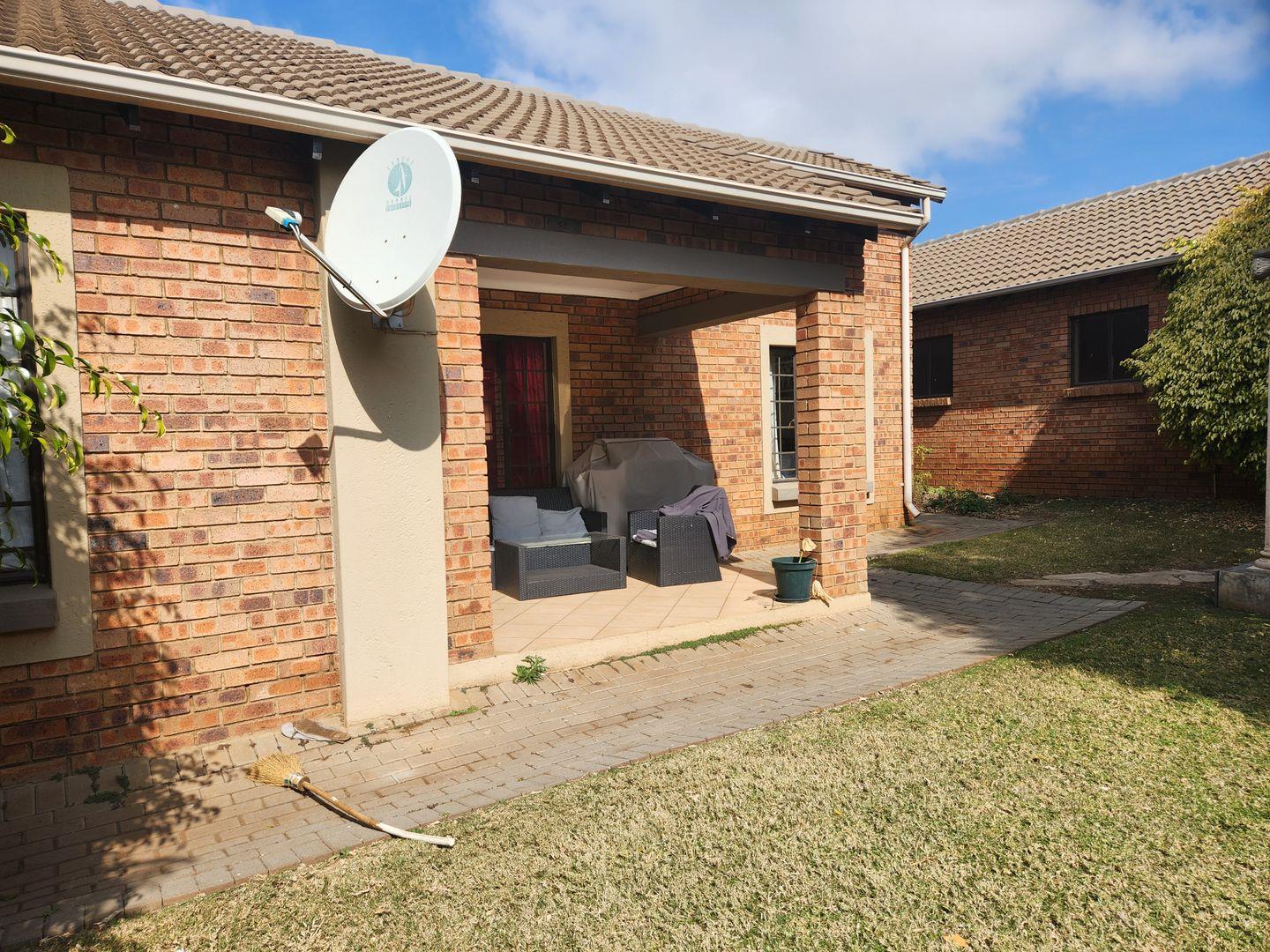 Eco Park Estate Property Townhouses to rent in Eco Park Estate