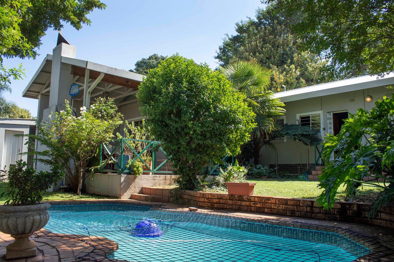 4 Bedroom House for sale in Waverley P24114427356