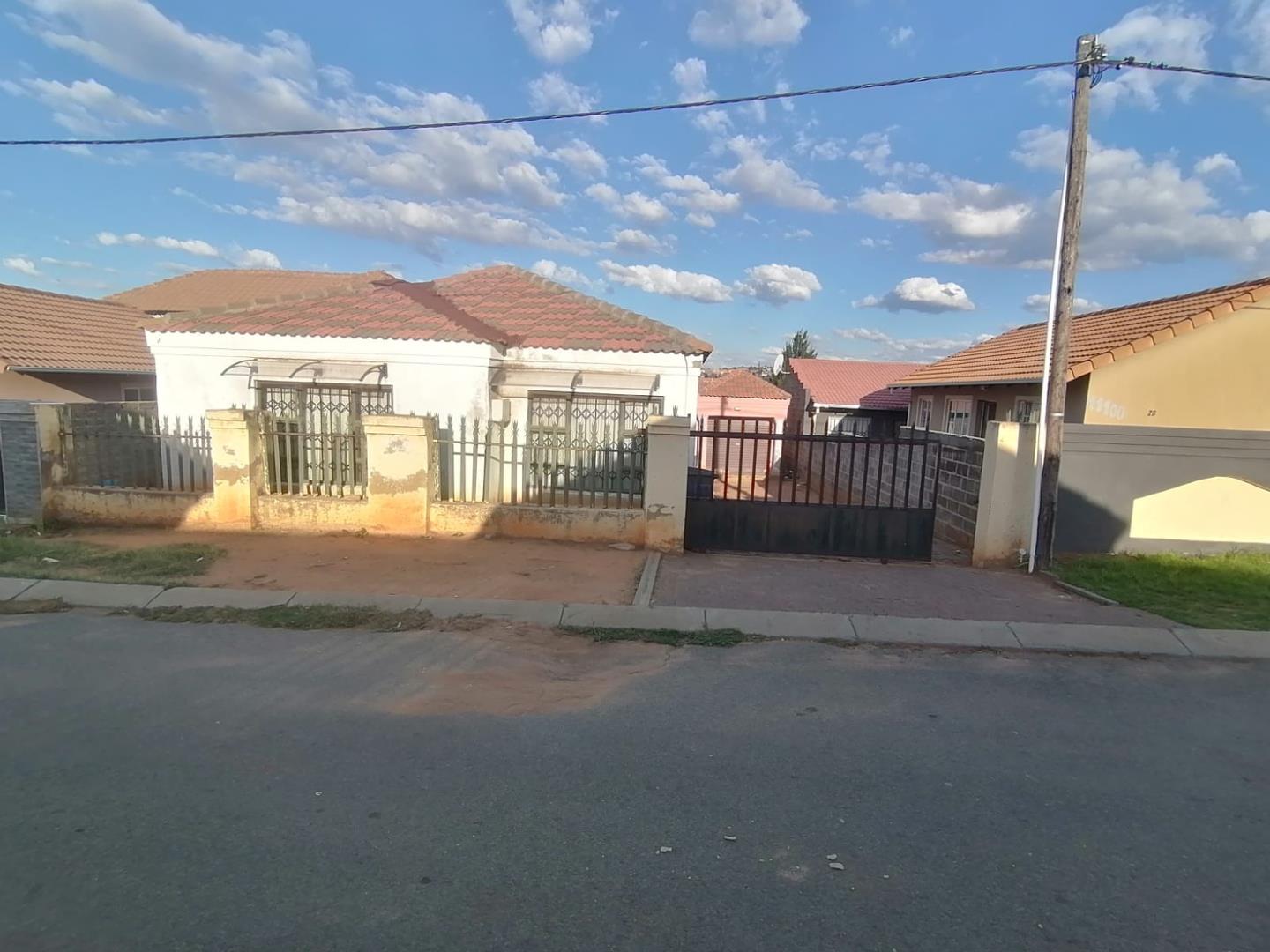 3 Bedroom House for sale in Cosmo City P24114428080