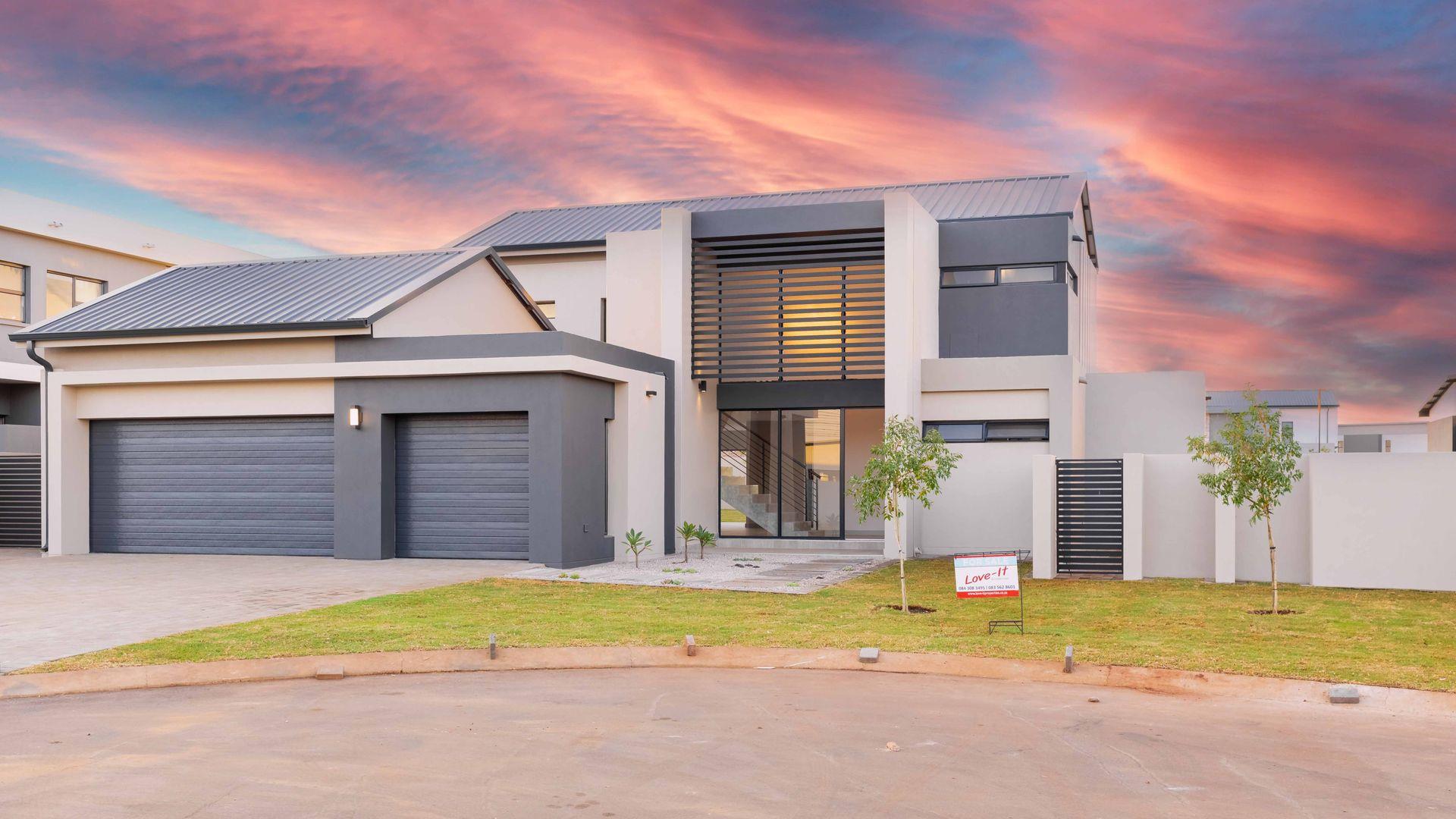 4 Bedroom House for sale in Midstream Heights P24114428180