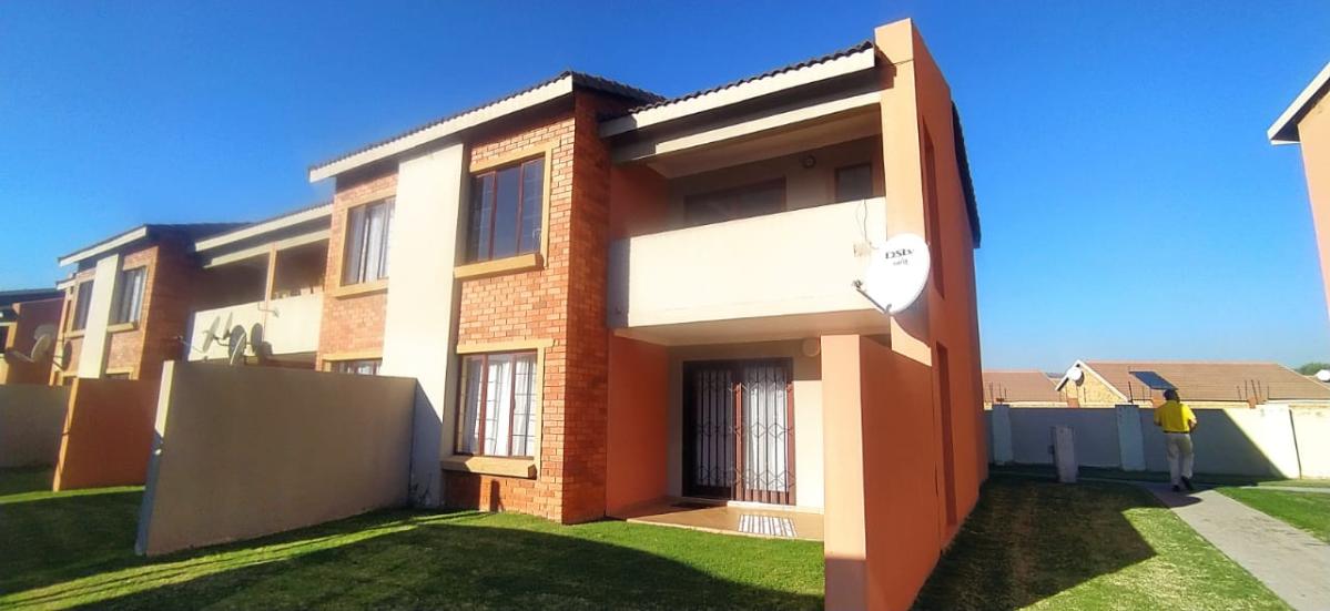 2 Bedroom Townhouse for sale in Montana Tuine P24114428681