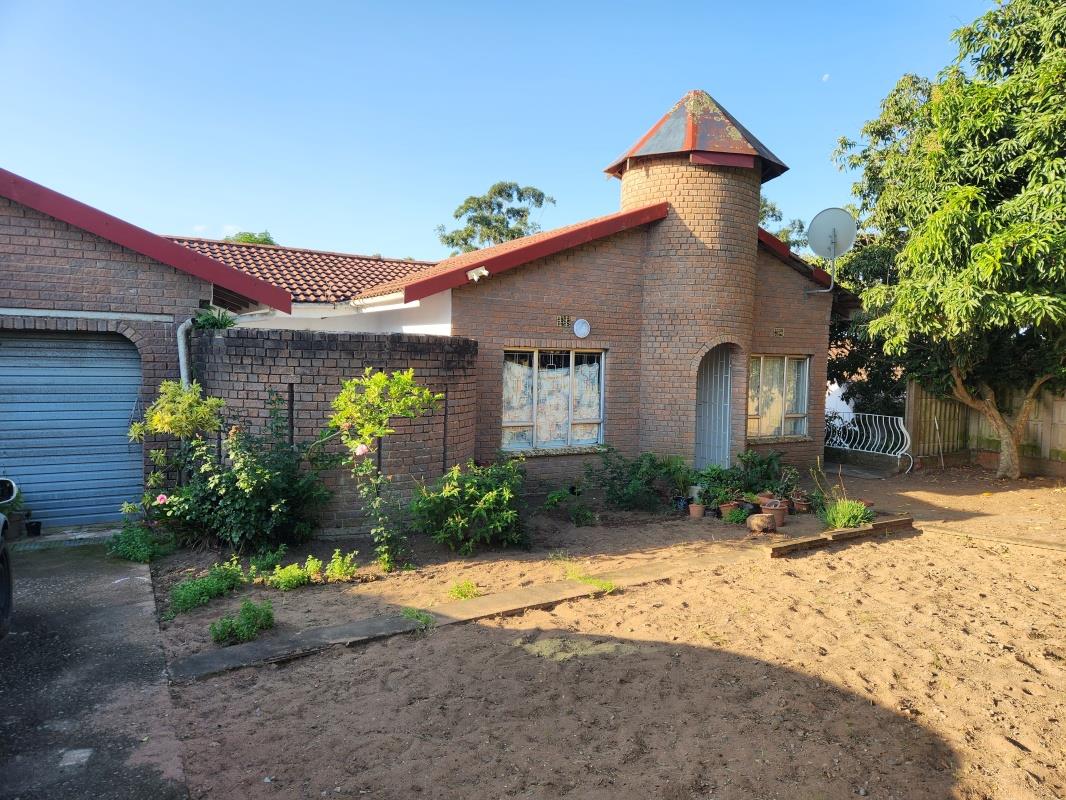 5 Bedroom House for sale in Shallcross P24114428759