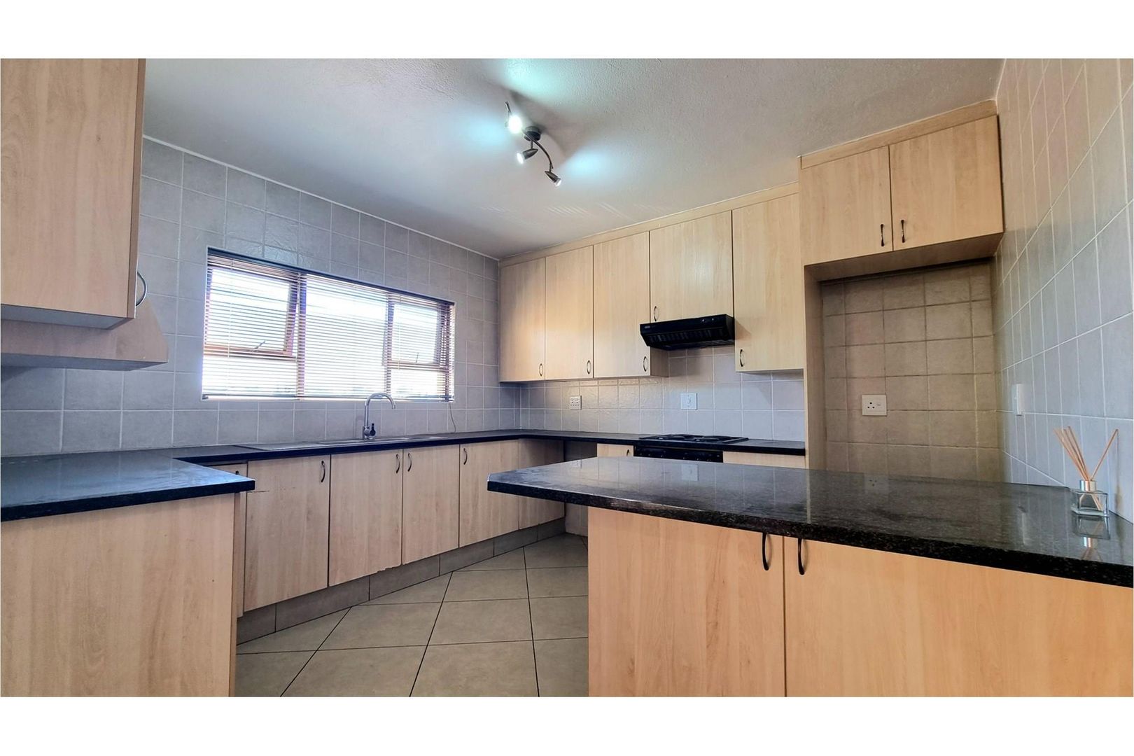 3 Bedroom Apartment / flat for sale in Winchester Hills 10 Villa Nova