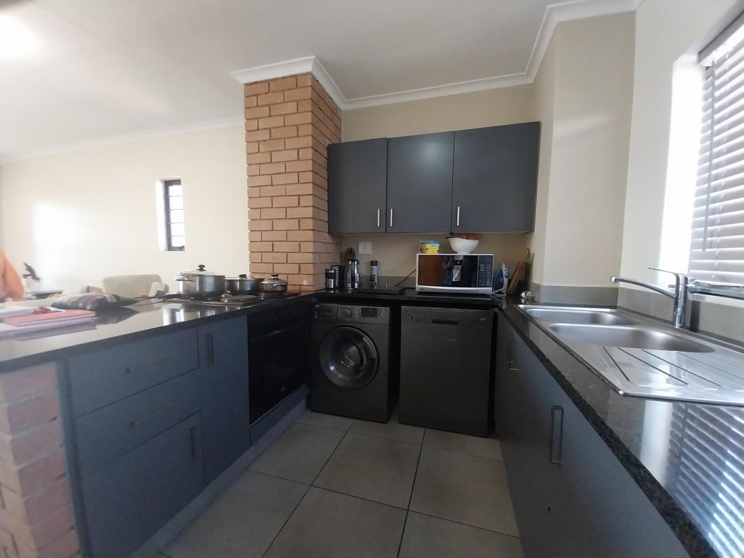 2 Bedroom Apartment / flat for sale in Vorna Valley 121 Berger Road