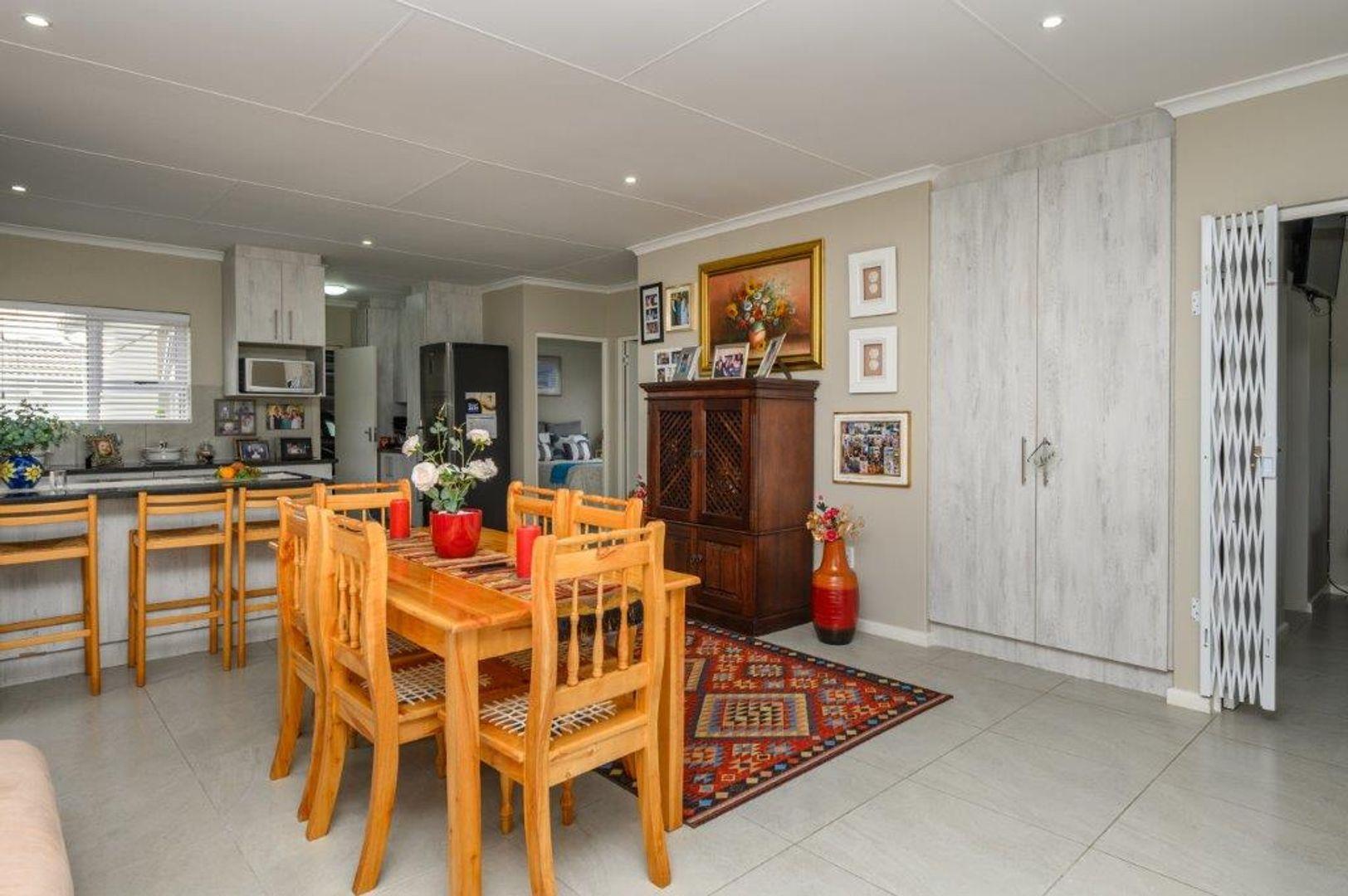 3 Bedroom Townhouse for sale in Glenroy Park P24114430734