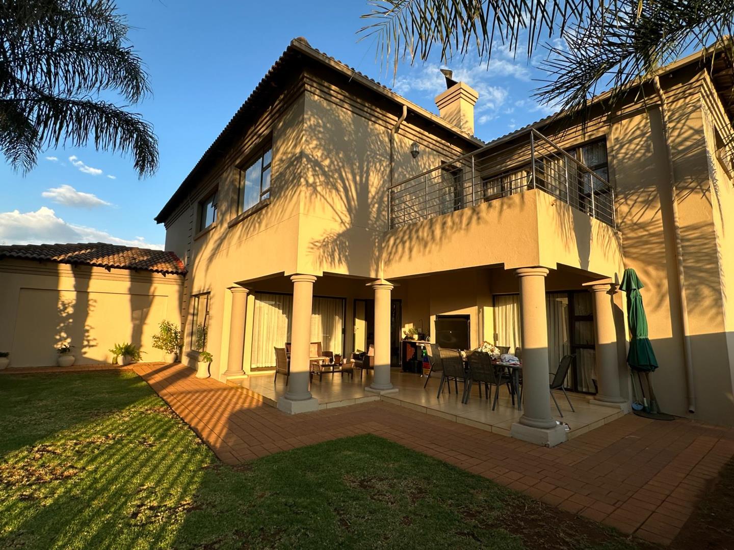 4 Bedroom House for sale in Midfield Estate P24114428210