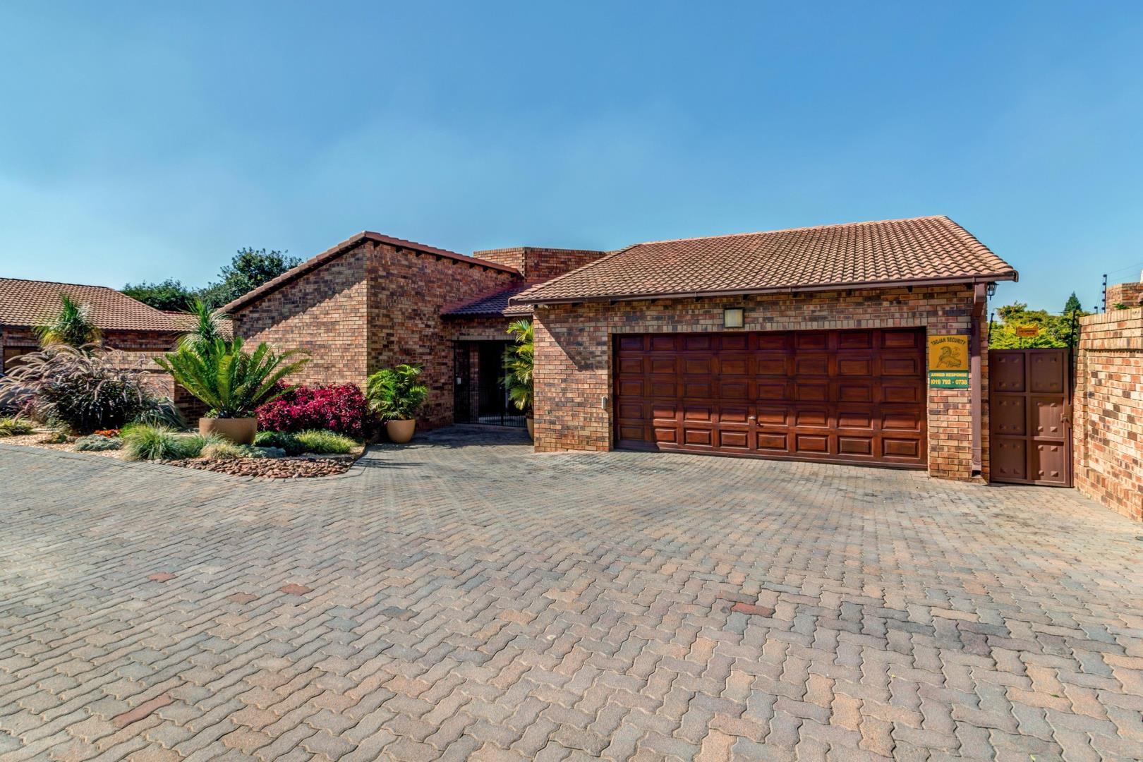 3 Bedroom House for sale in Randpark Ridge P24114430891