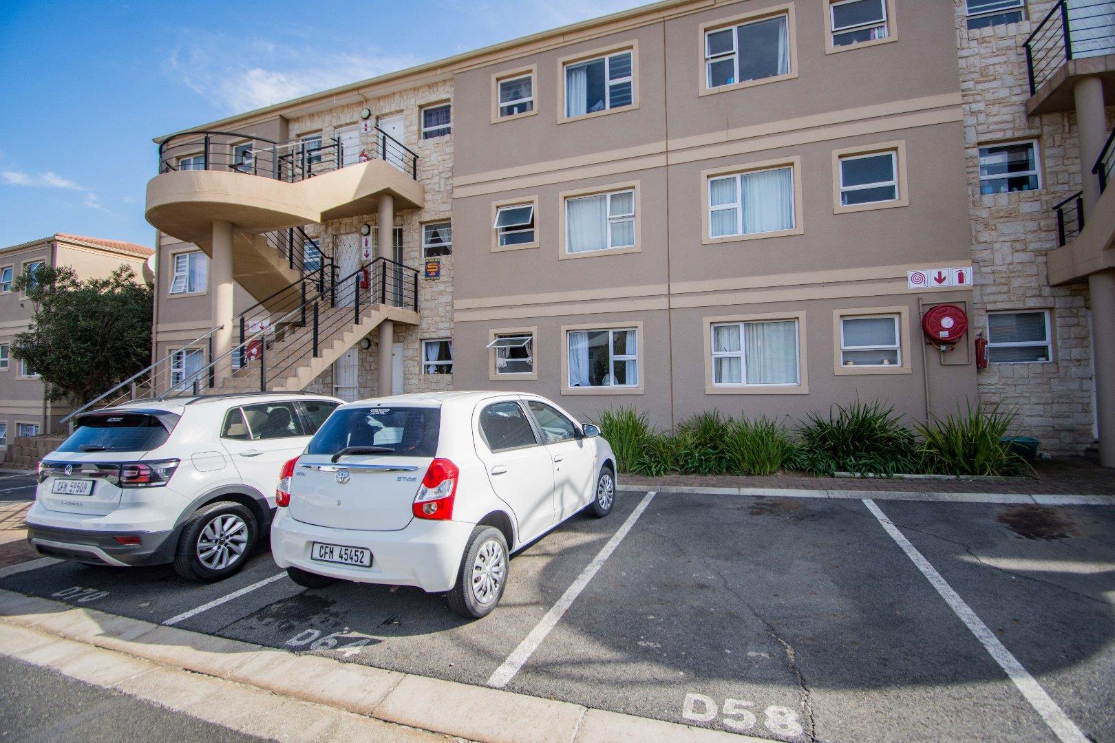 Apartments / flats for sale in Somerset West Somerset West Property