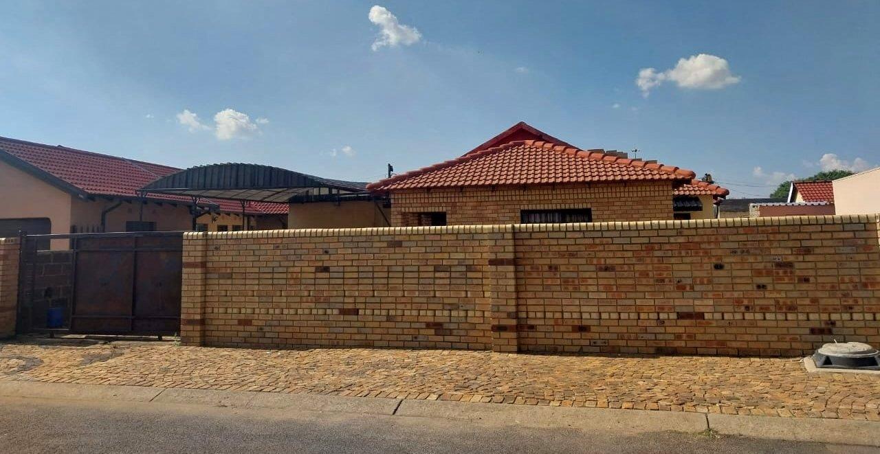 Pimville Zone 7 Property Property and houses for sale in Pimville Zone 7