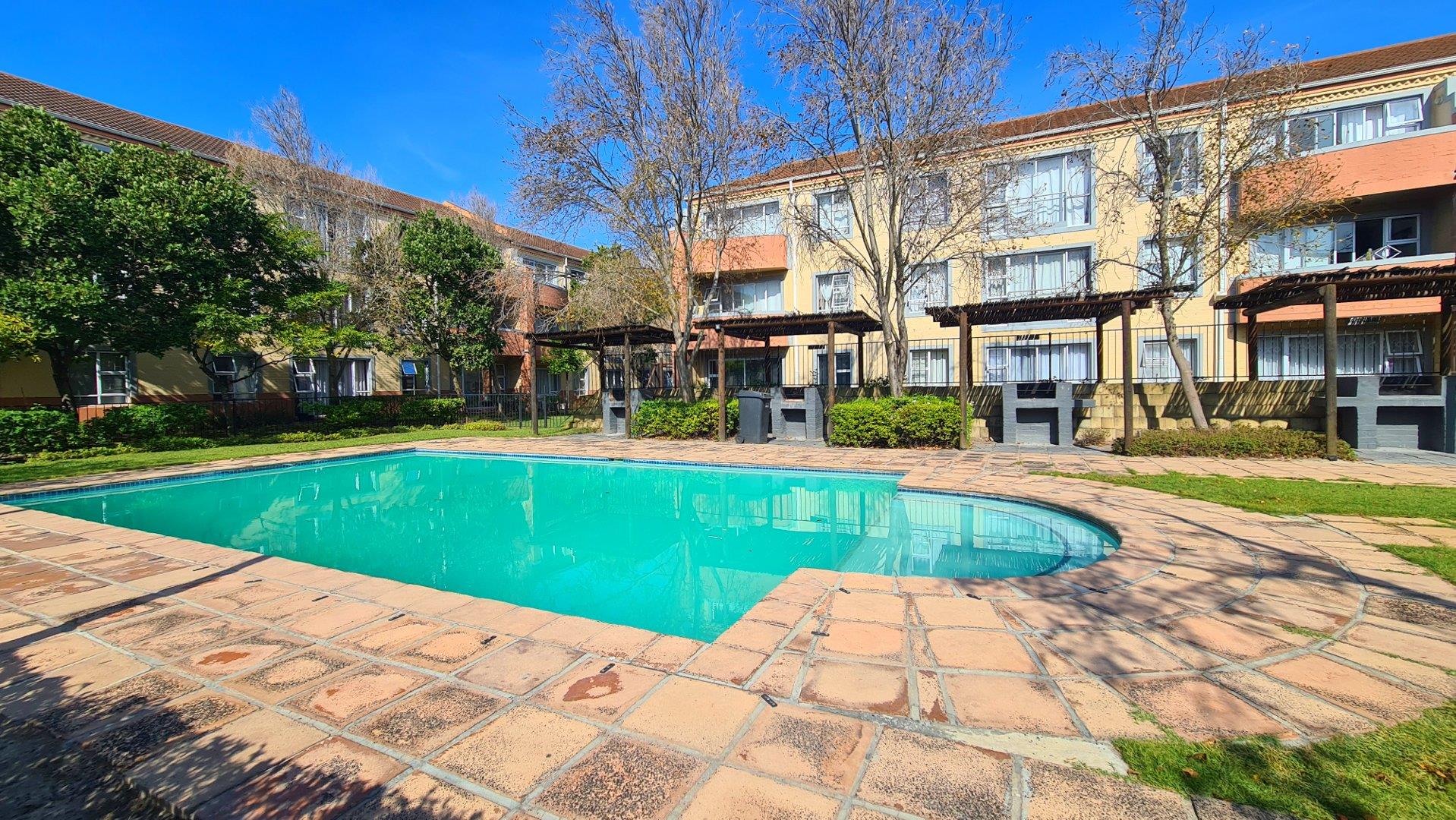 2 Bedroom Apartment / flat for sale in Pinelands P24114431163