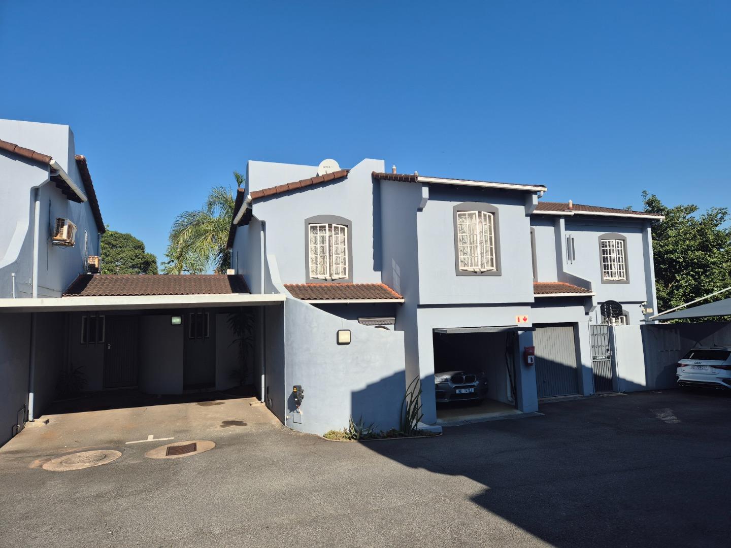 3 Bedroom Townhouse for sale in Musgrave P24114432225