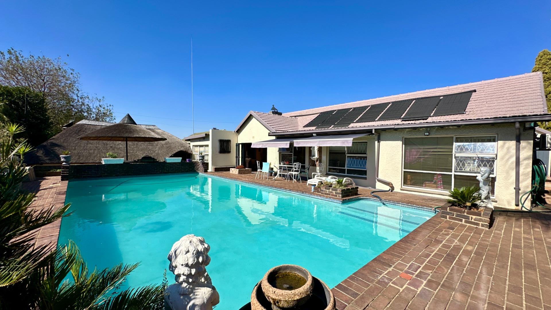 3 Bedroom House for sale in Tulisa Park 43 Paul Kruger Street P24