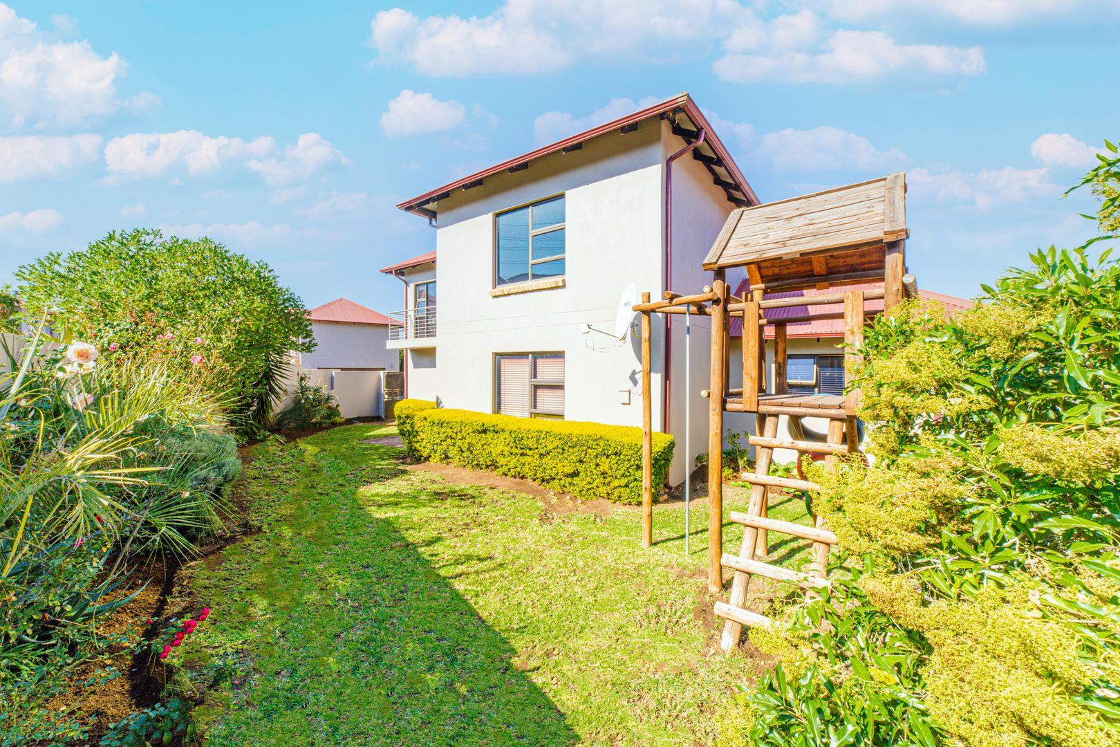 4 Bedroom Townhouse for sale in Cedar Creek P24114433096