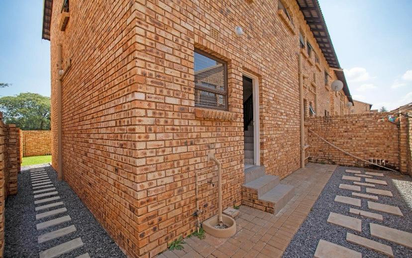 3 Bedroom Townhouse to rent in Brentwood P24114433733