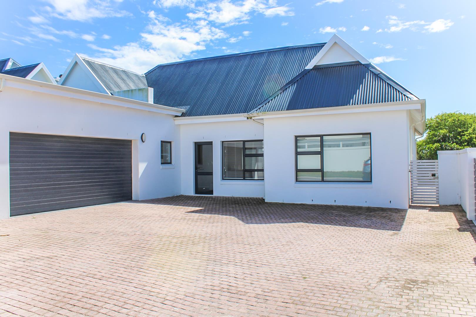 3 Bedroom House to rent in St Francis Links P24114434250