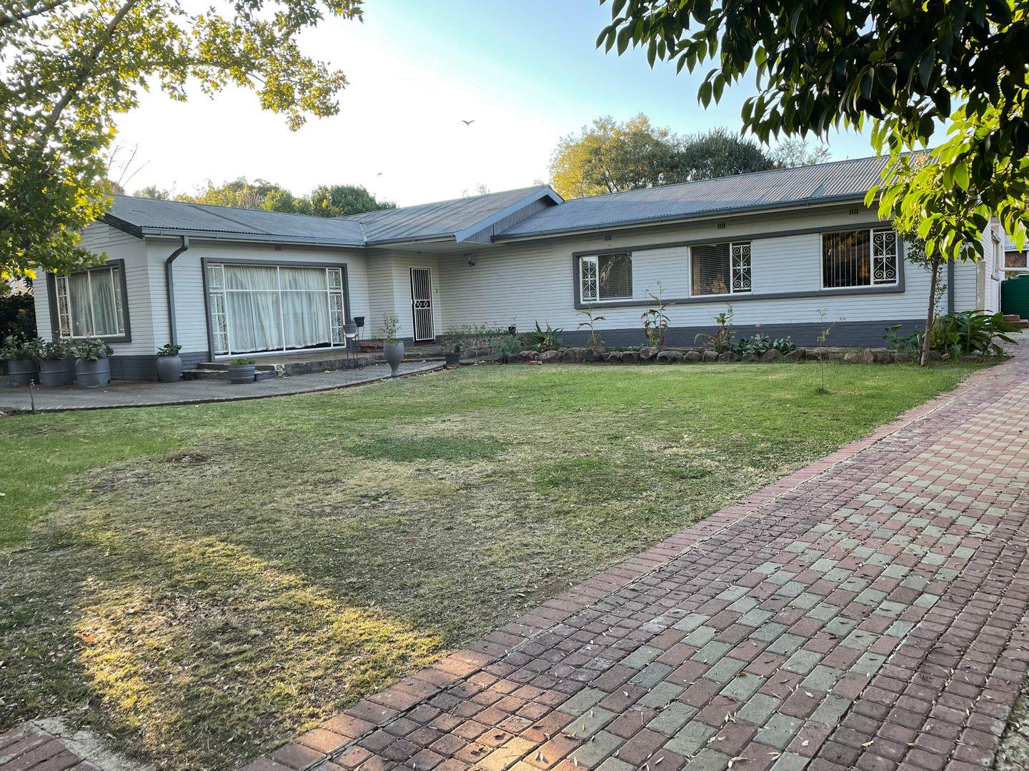 5 Bedroom House for sale in Bayswater P24113022190