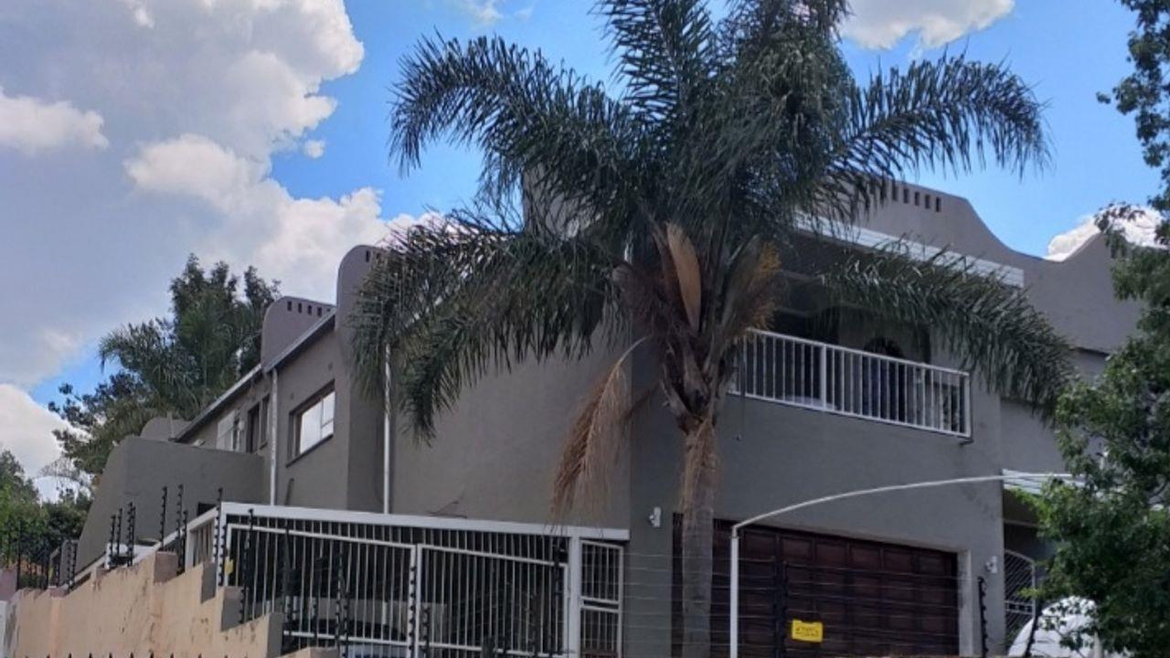 4 Bedroom House for sale in Oakdene 7 Winterhoek Avenue P24114434984