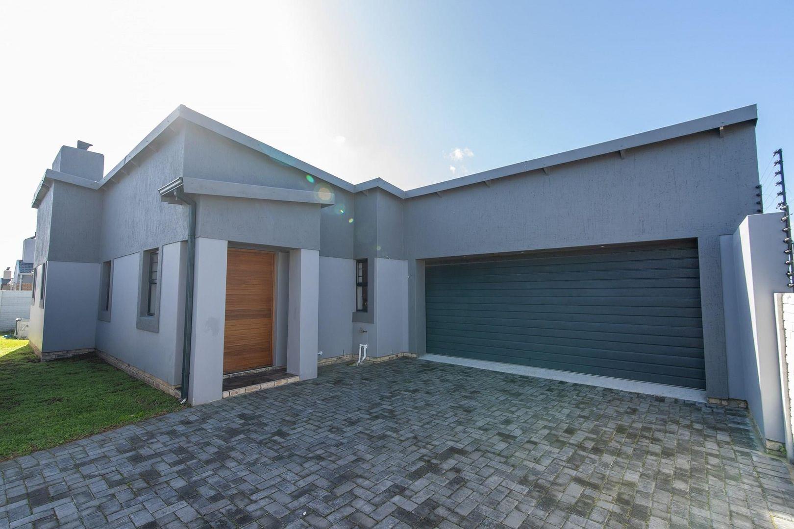 3 Bedroom House for sale in Pinelands 37b Wessel Swart Drive P24