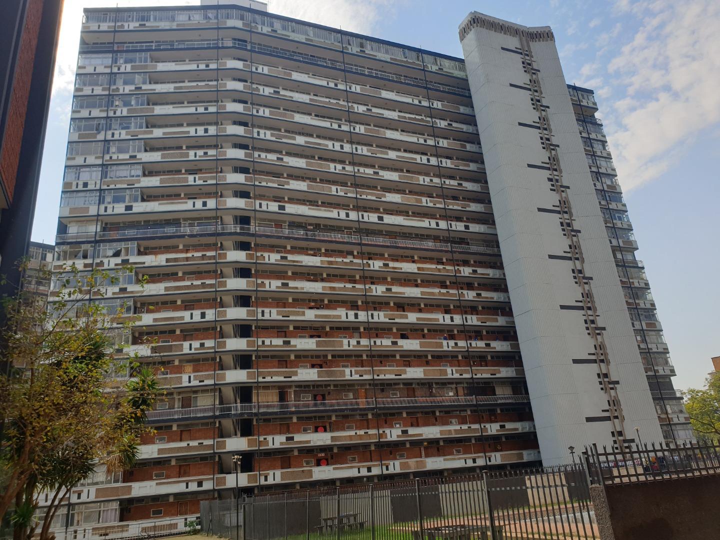 2 Bedroom Apartment / flat for sale in Sunnyside Maroela, 420 Leyds