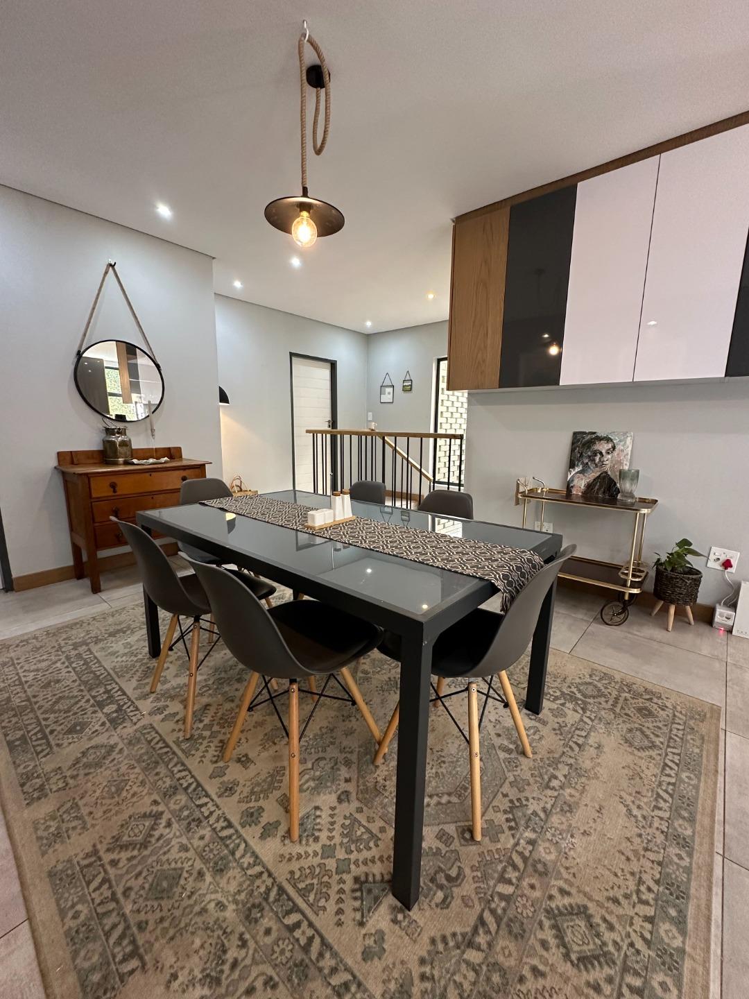 3 Bedroom Townhouse for sale in Erasmusrand P24114429392