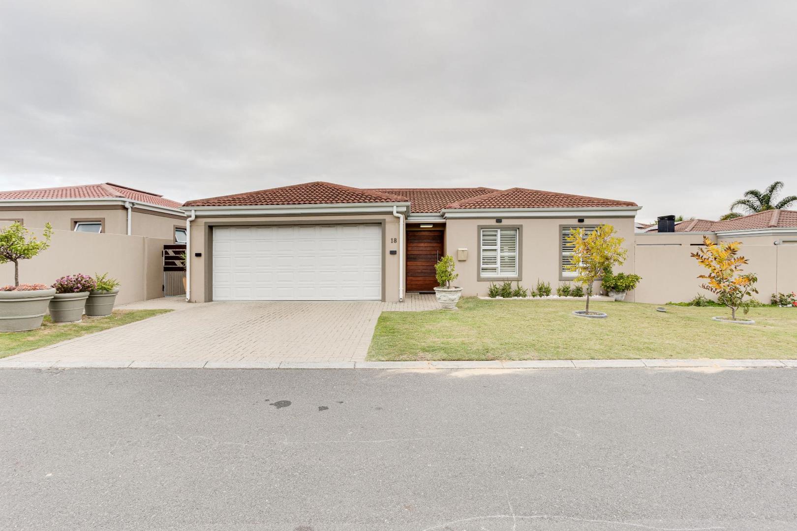 4 Bedroom House for sale in Kleinbron Park P24114436049