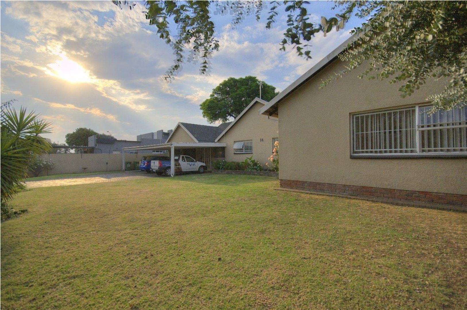 4 Bedroom House for sale in Brackenhurst 36 b Street P24114436057