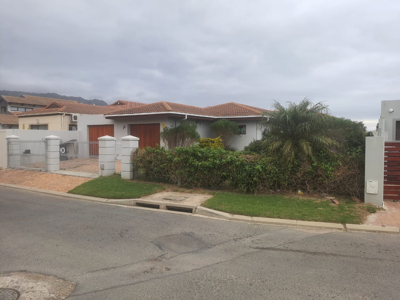 Property and houses to rent in Gordons Bay Gordons Bay Property