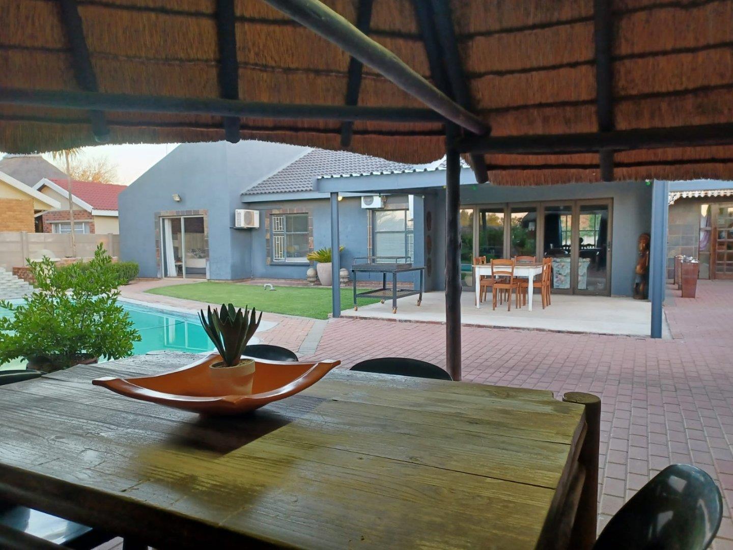 4 Bedroom House for sale in Meyerhof P24114436428