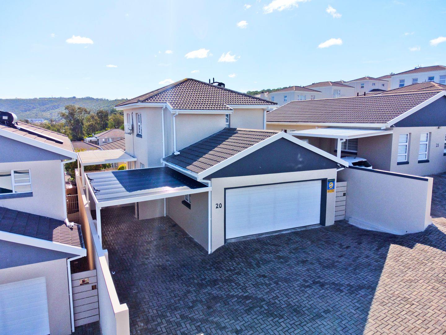 3 Bedroom Townhouse for sale in Nahoon Valley Park P24114436463