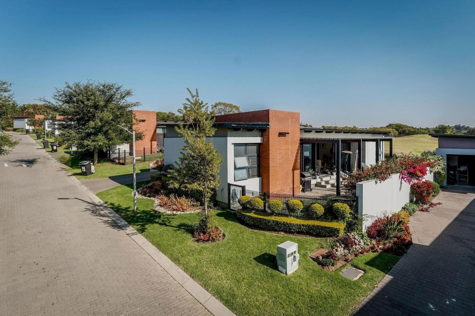 3 Bedroom House for sale in Jackal Creek Golf Estate P24114436813