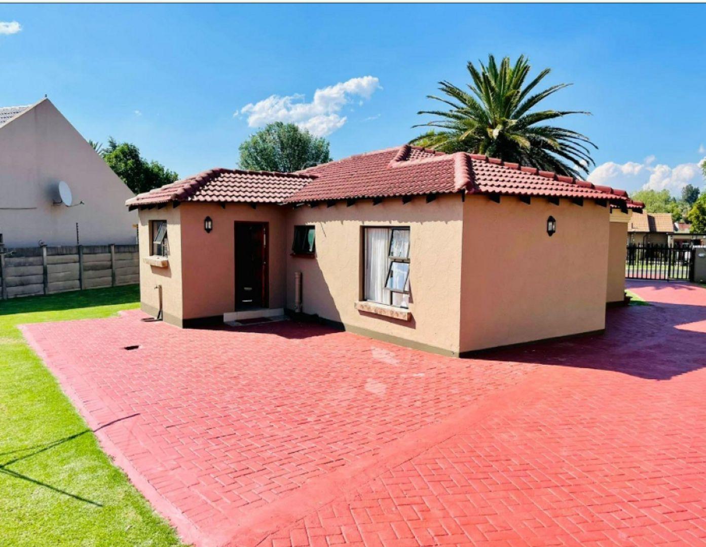 3 Bedroom House for sale in Brackendowns 78 Neville Road P24114436903