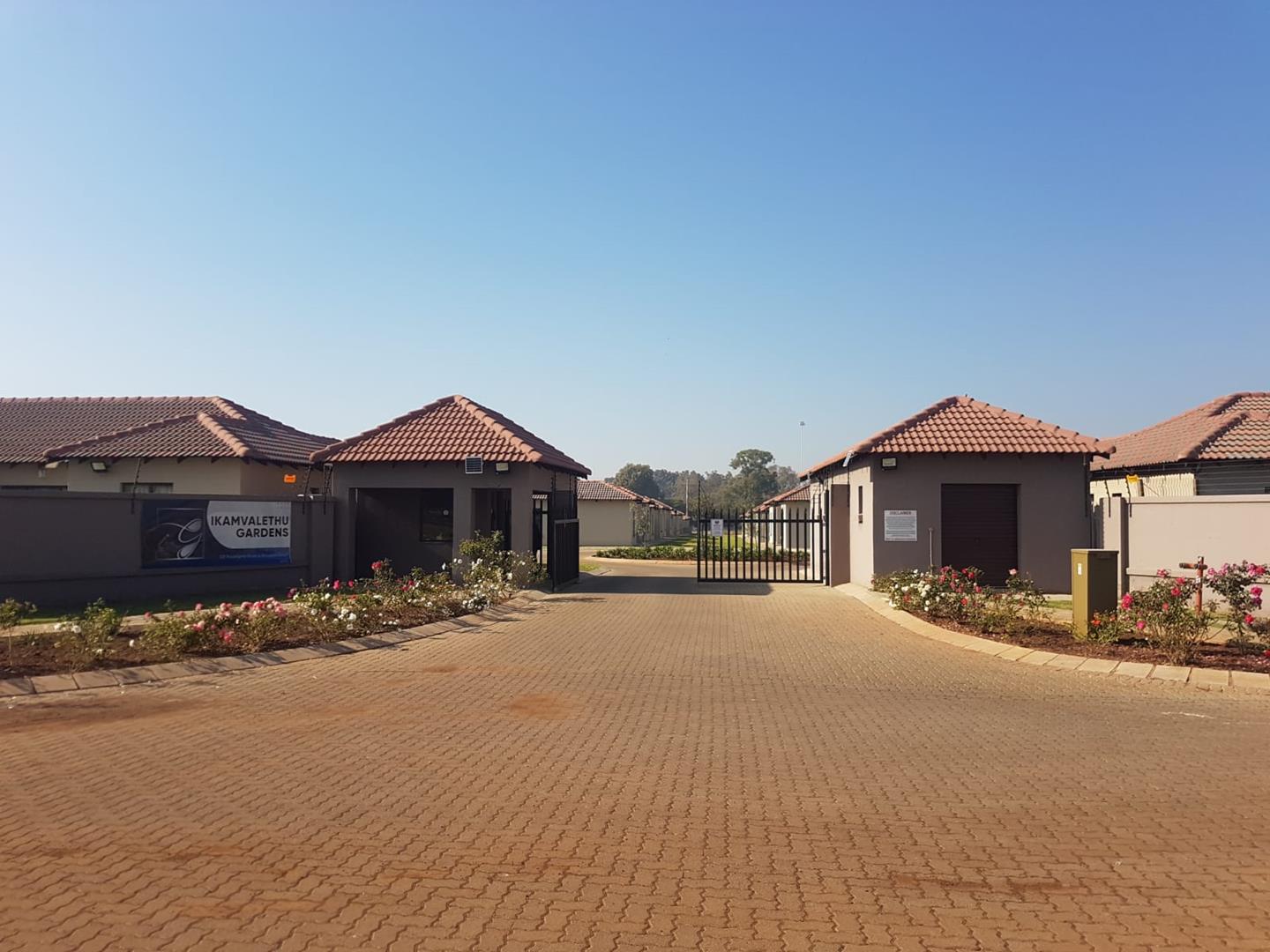 3 Bedroom Townhouse to rent in Henley On Klip P24114437451