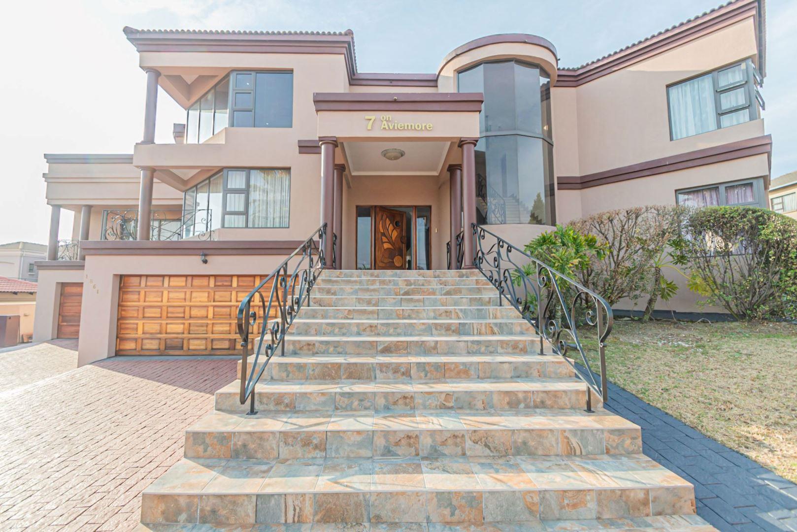 5 Bedroom House to rent in Blue Valley Golf Estate P24114437663