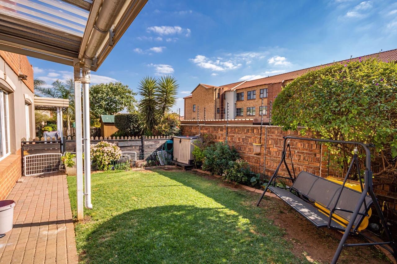 Townhouse to rent in Brentwood Park AH P24114437683