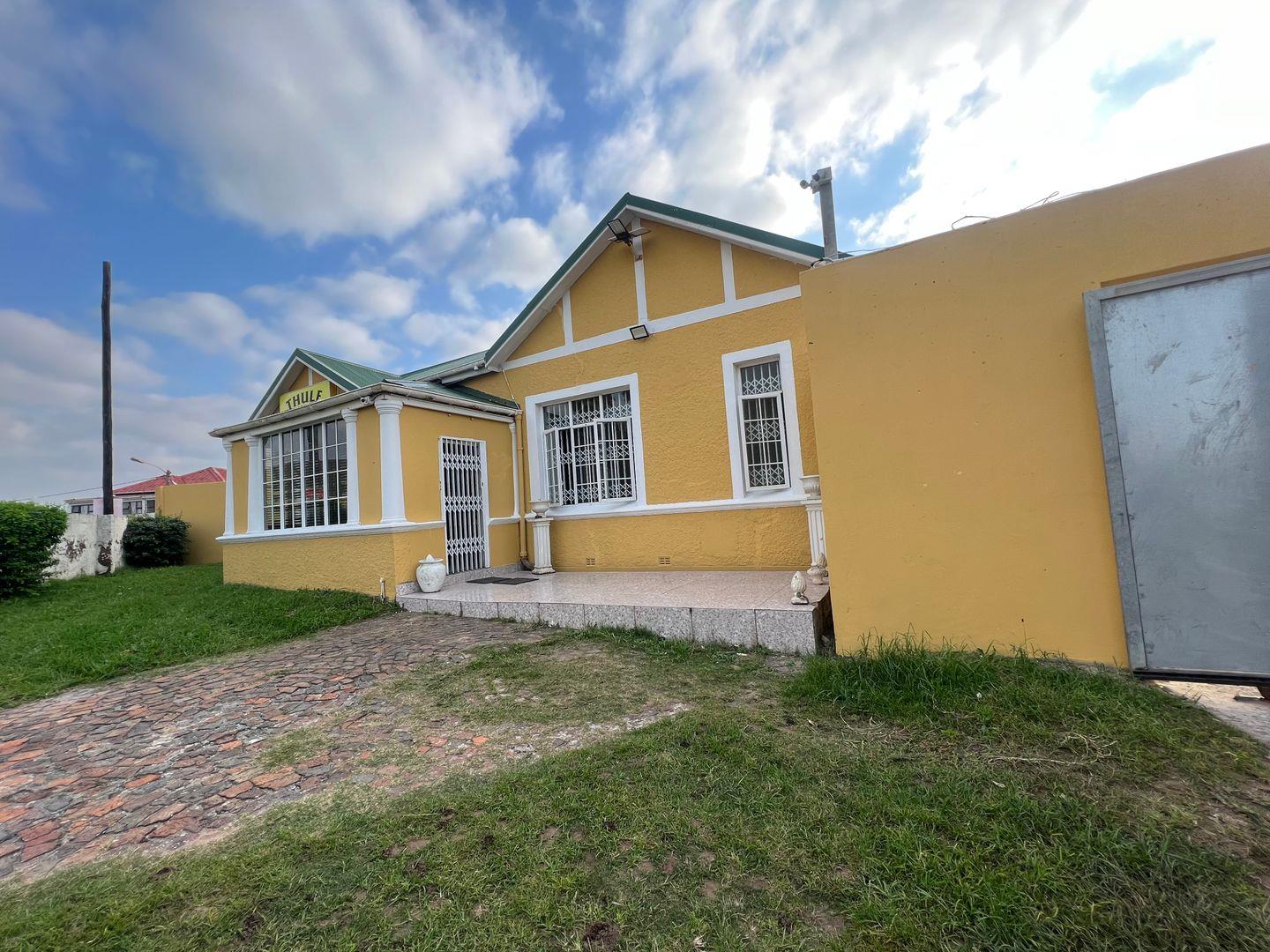 6 Bedroom House for sale in Quigney P24114438017