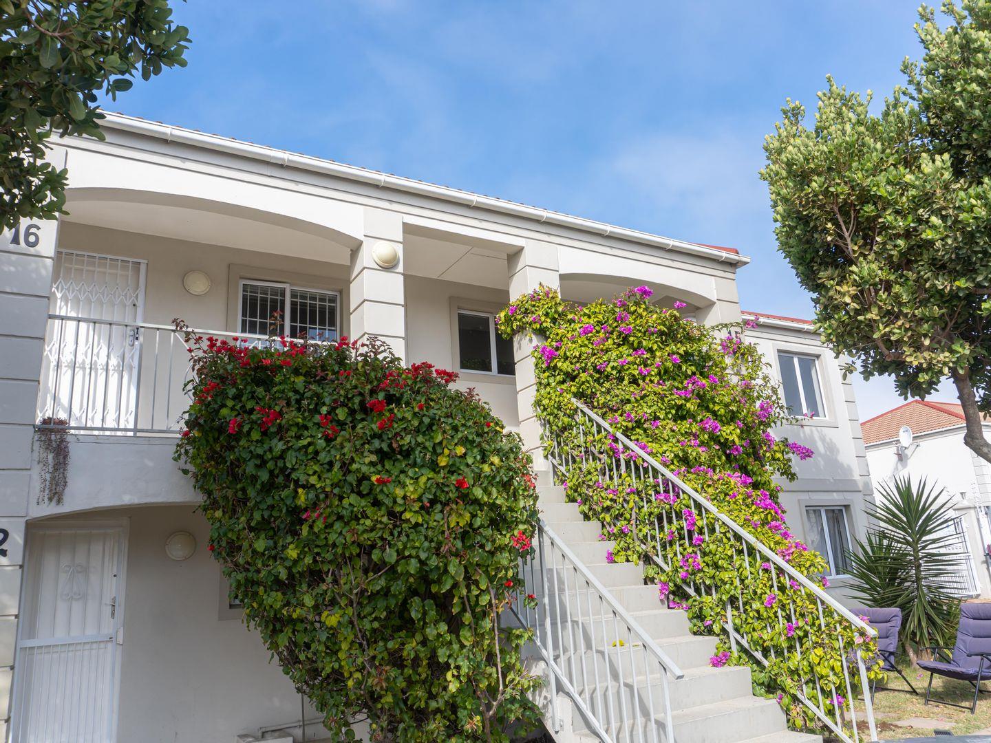 3 Bedroom Apartment / flat for sale in Royal Ascot 9 Grand National