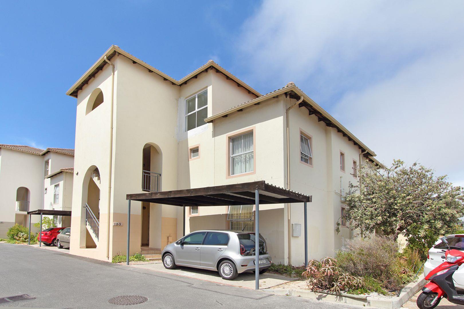 2 Bedroom Apartment / flat for sale in Muizenberg 2 Capricorn Beach