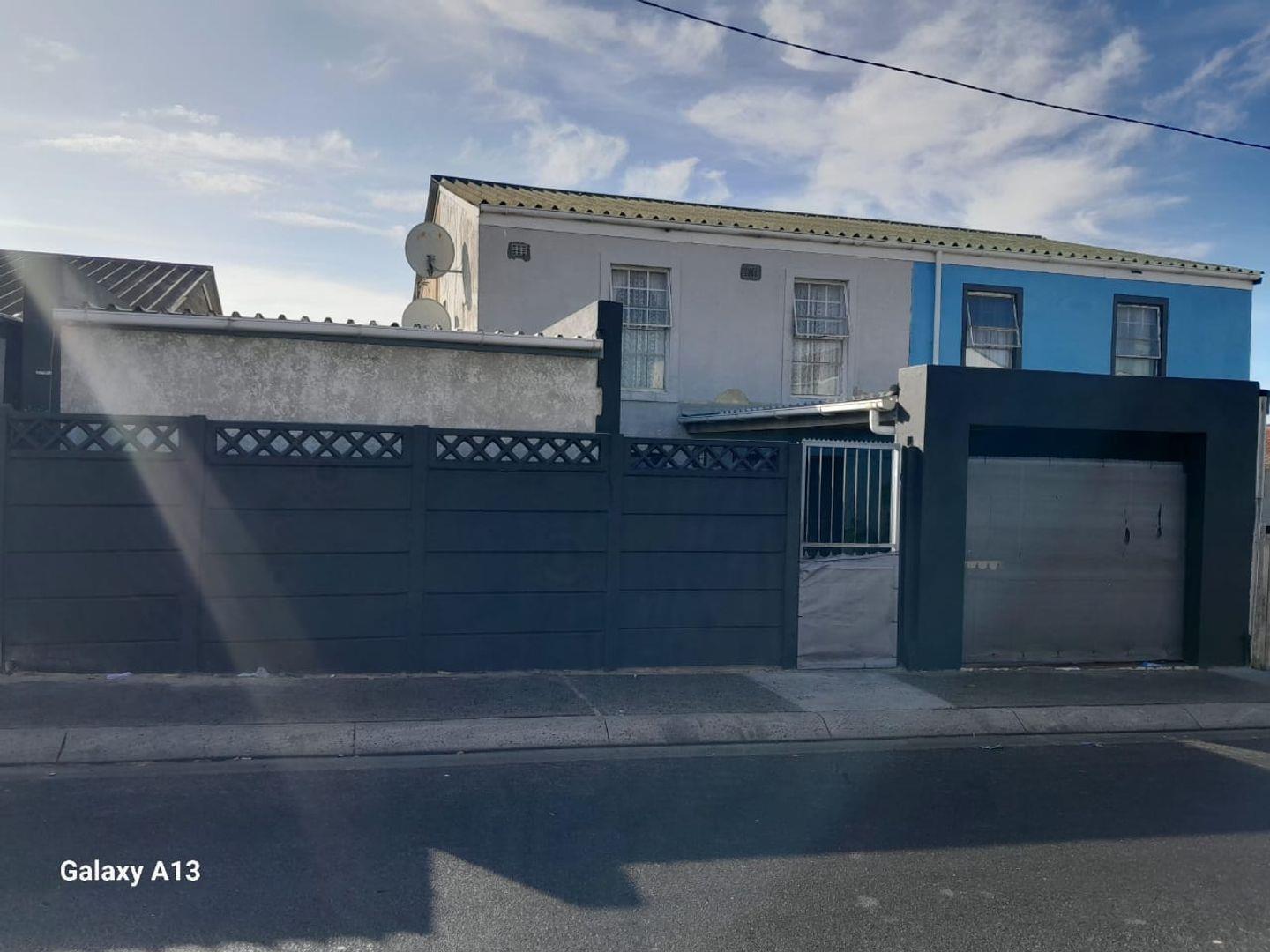 4 Bedroom House for sale in Beacon Valley P24114439155