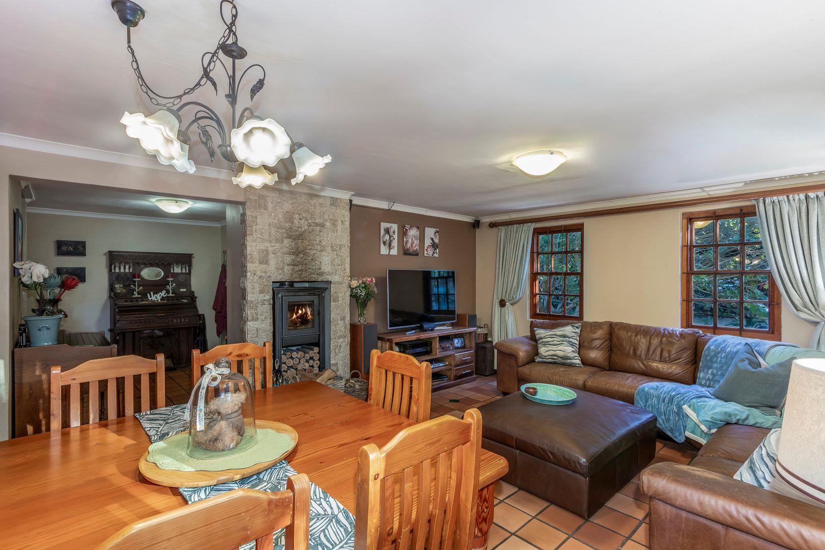 3 Bedroom House for sale in Helena Heights P24114439295