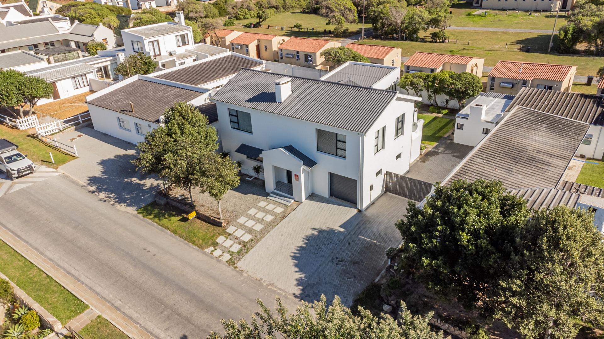 4 Bedroom House for sale in Arniston 20 Pratt Street P24114389496