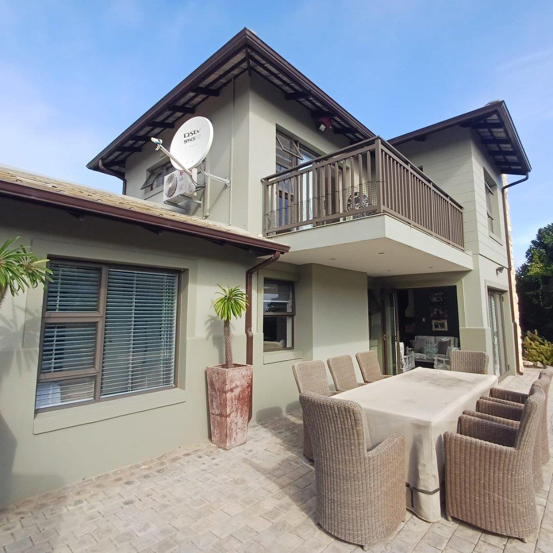 3 Bedroom Townhouse for sale in Hartenbos Landgoed 143 Hartenbos Landgoed P24114439540