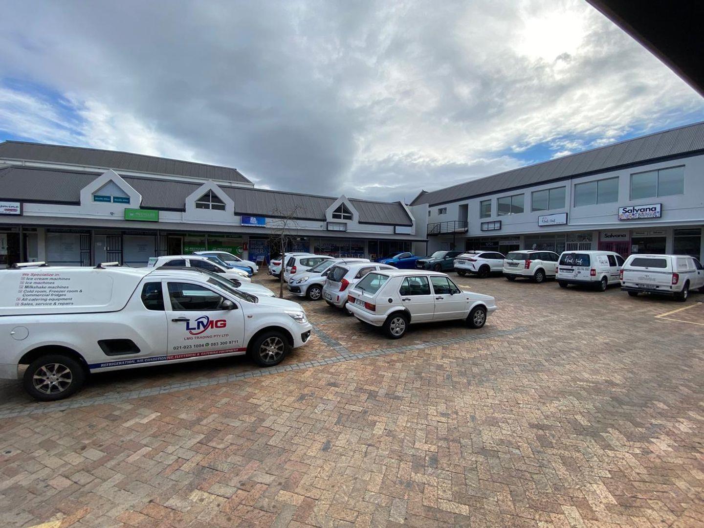 Commercial property to rent in Somerset West Central 201 Twin Oaks