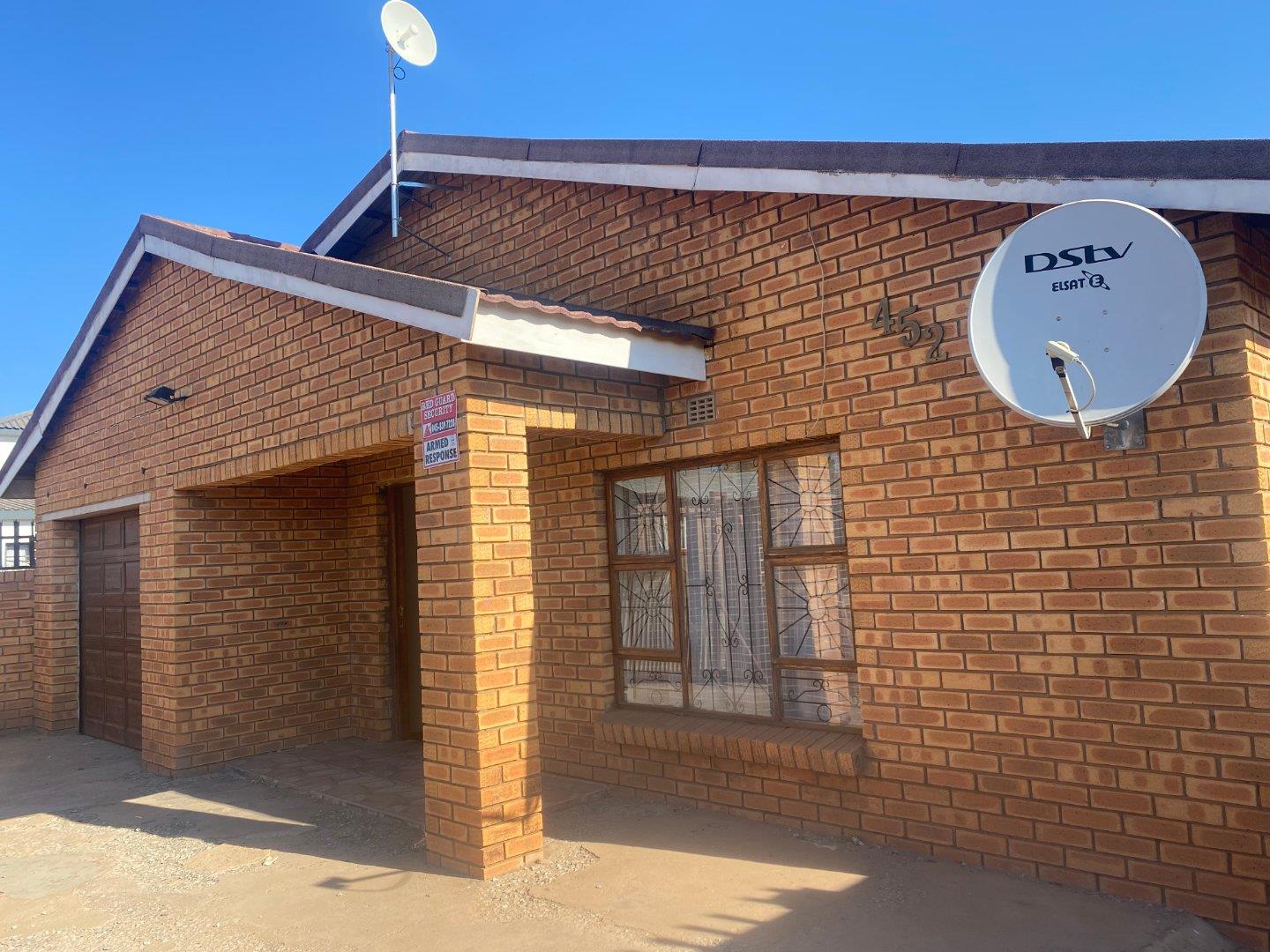 House for sale in Mlungisi P24114440640