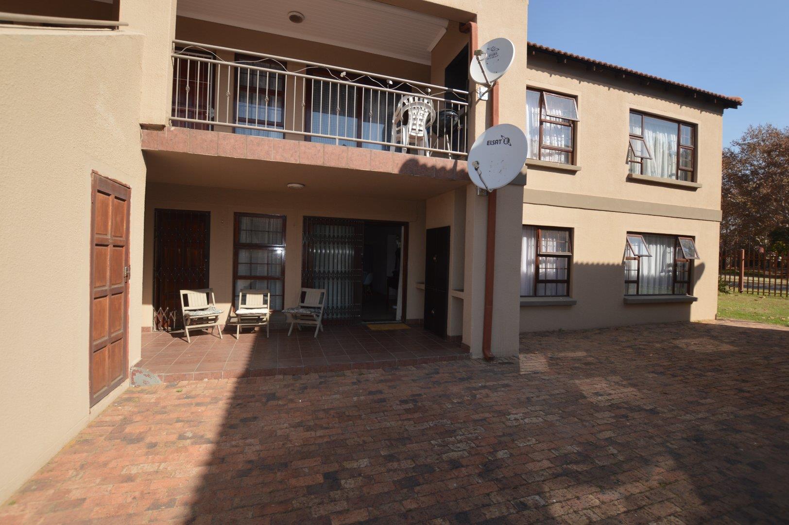 3 Bedroom Apartment / flat for sale in Vaalpark P24114440986