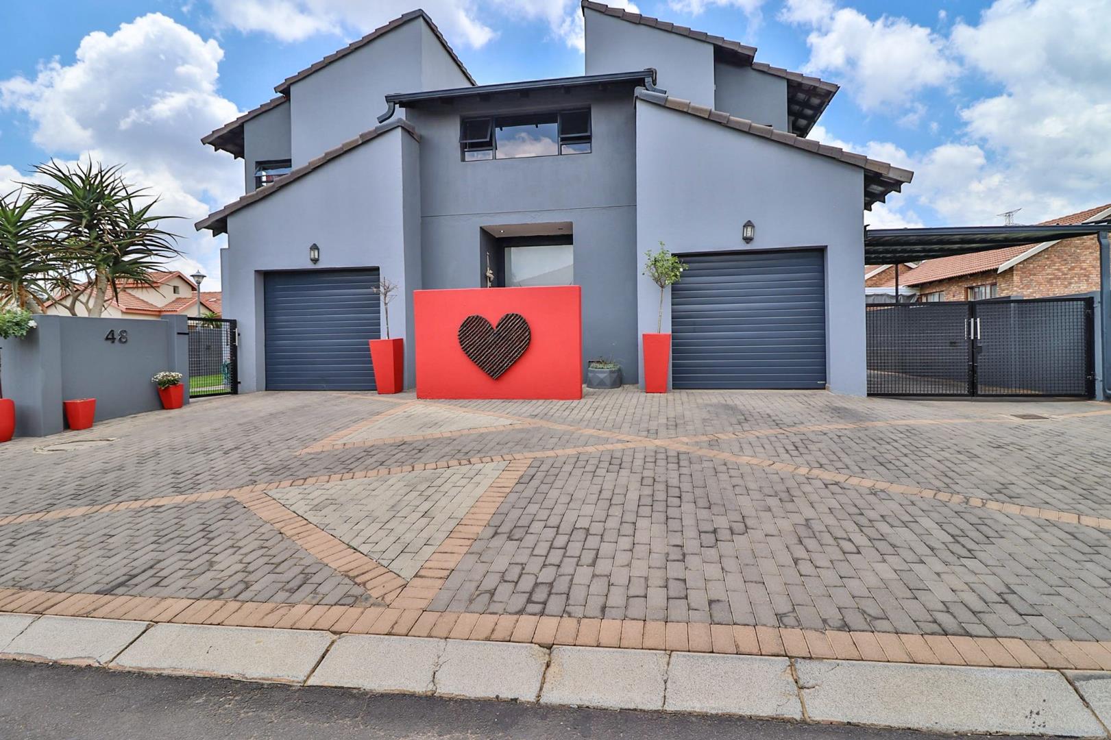 4 Bedroom House for sale in Pierre Van Ryneveld 1490 Cherbourg Road