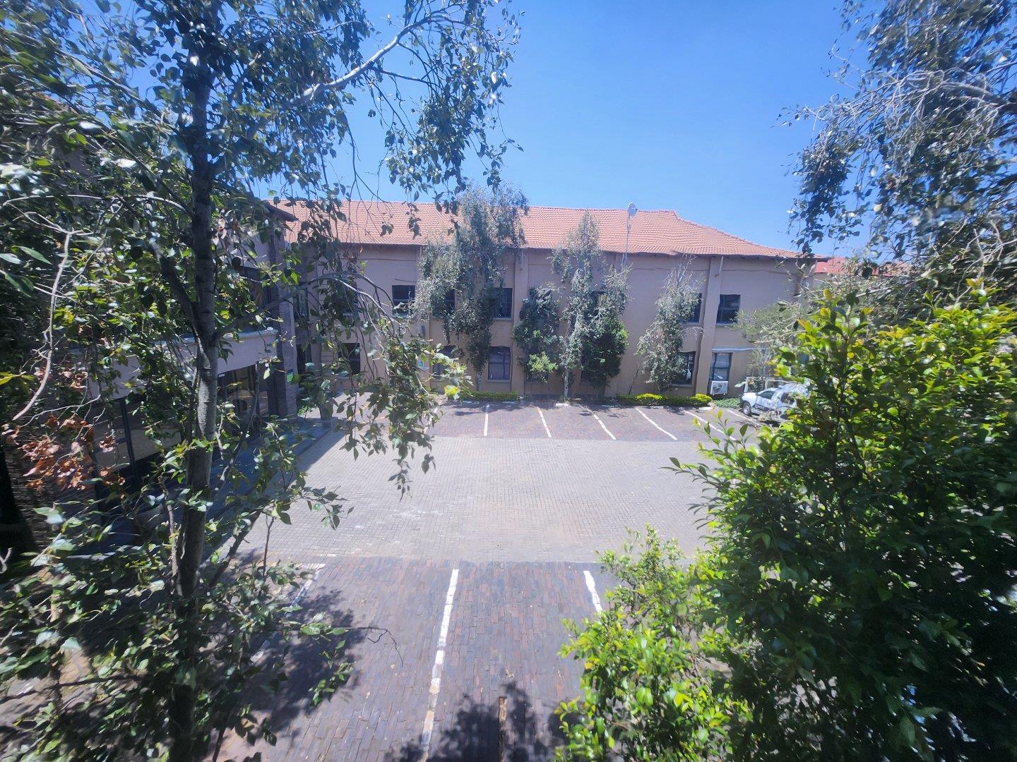 Commercial property to rent in Noordwyk 167 14th Road, Noordwyk