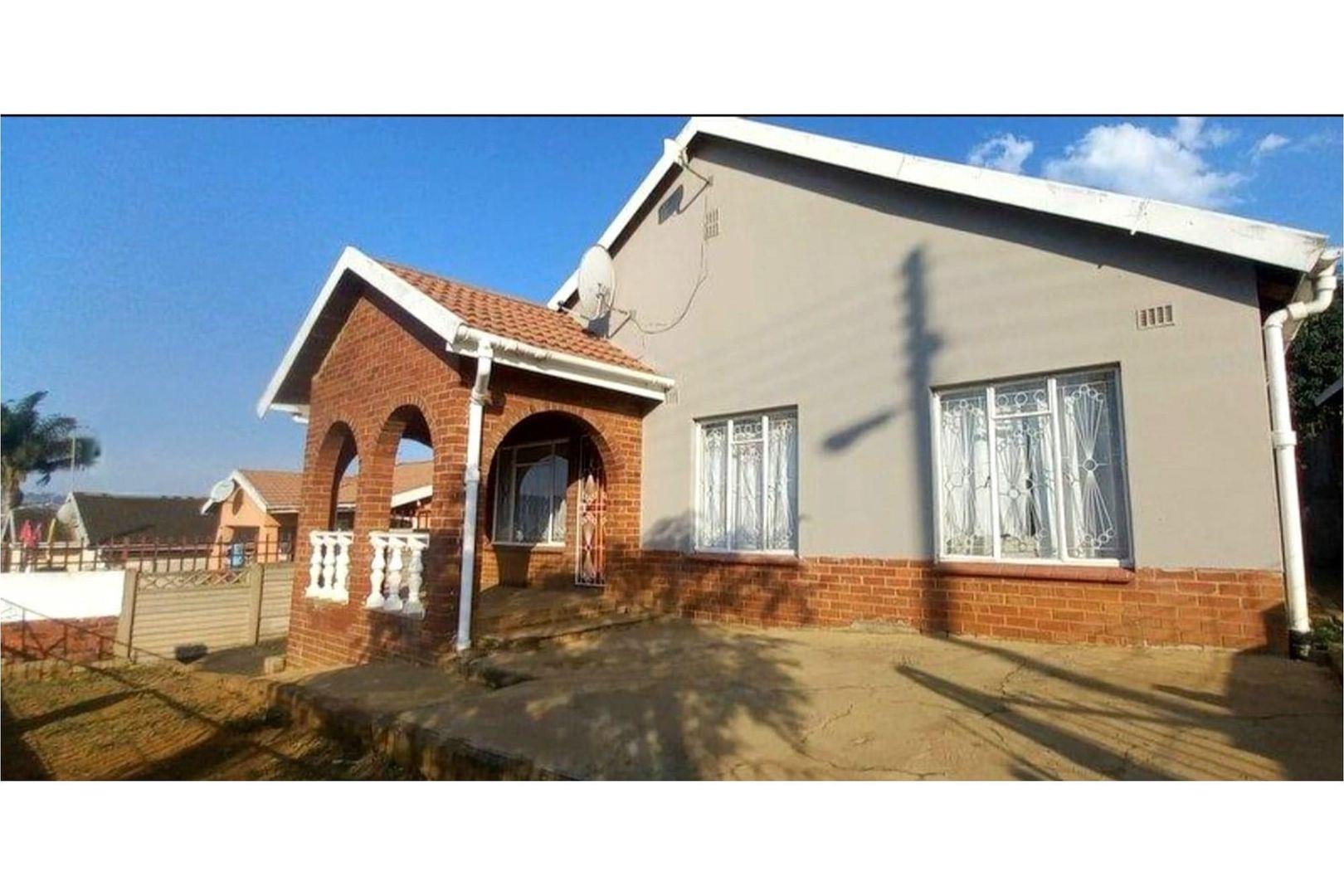 4 Bedroom House for sale in Northdale 114 Munireddy P24114445120