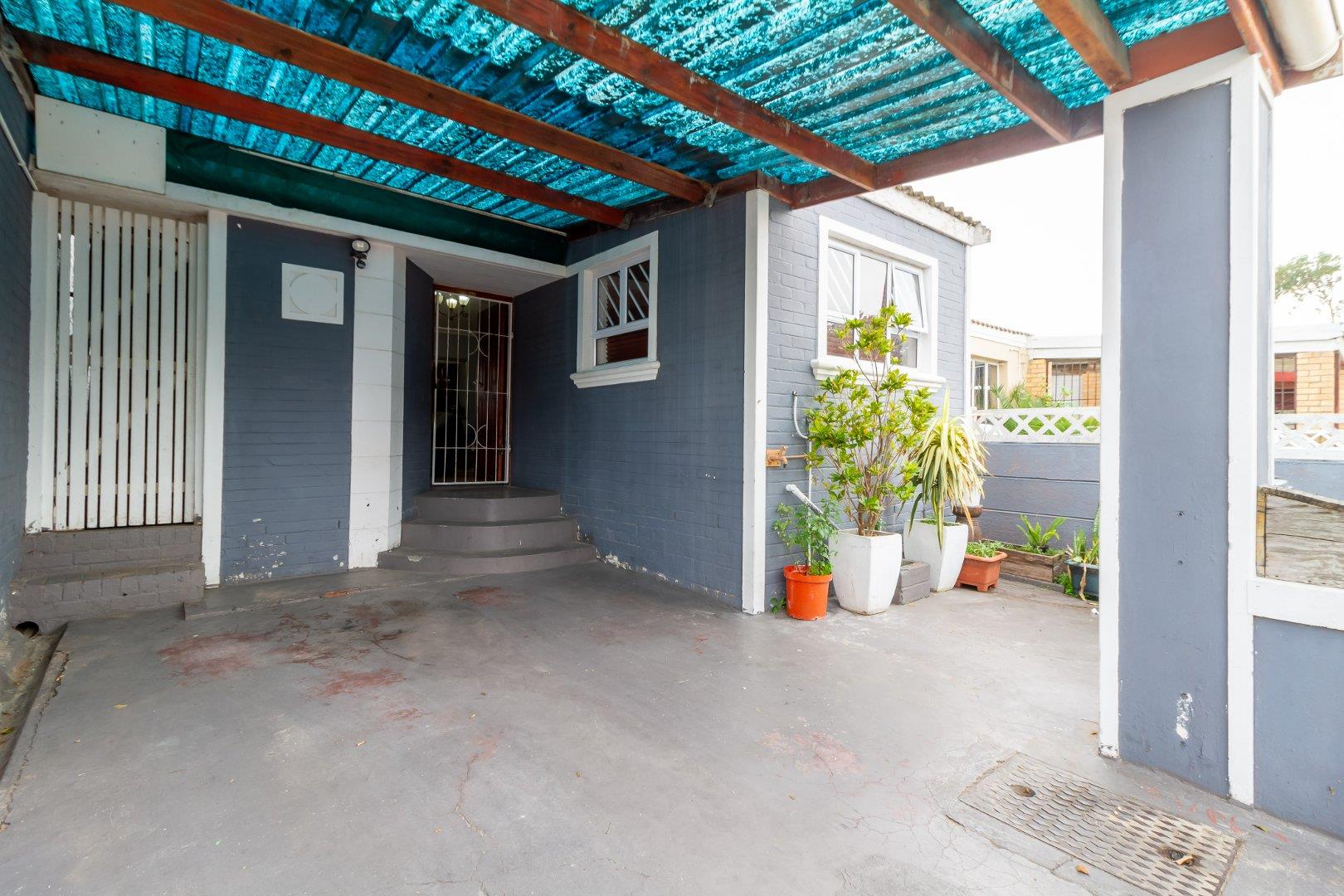 3 Bedroom House for sale in Westridge P24114445272