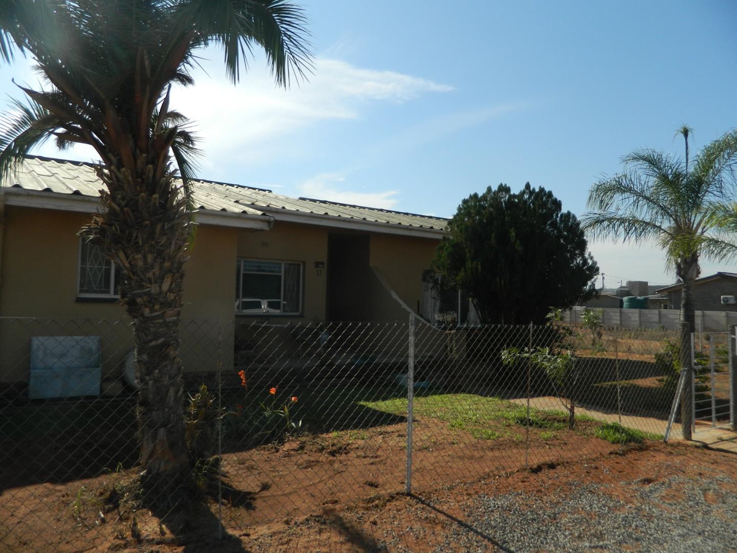 3 Bedroom House for sale in Vanrhynsdorp P24114445420