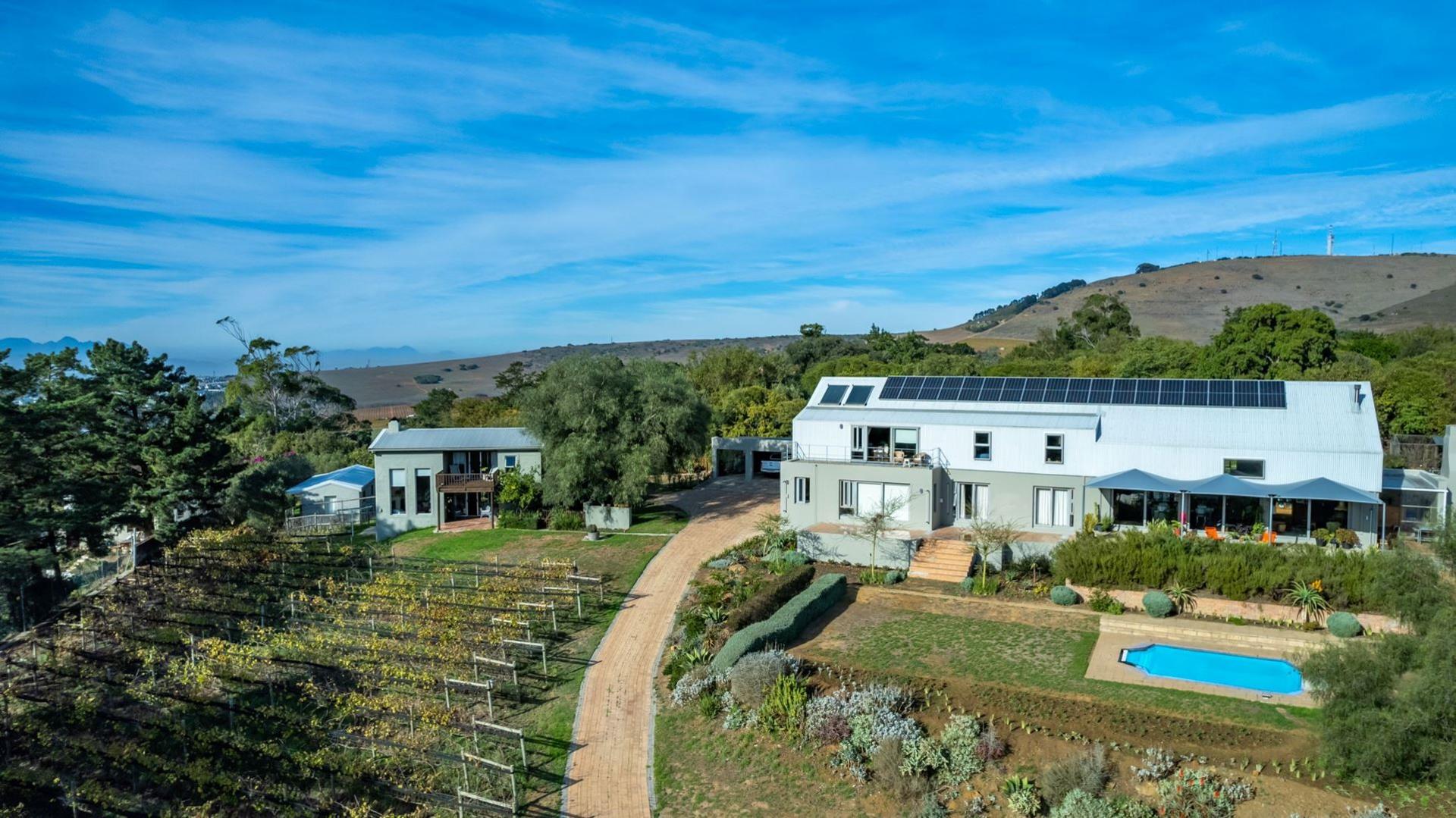 5 Bedroom House for sale in Durbanville Rural P24114418955